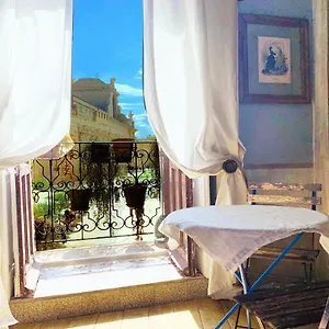 Il Salotto Di Maria Pia Siraküza